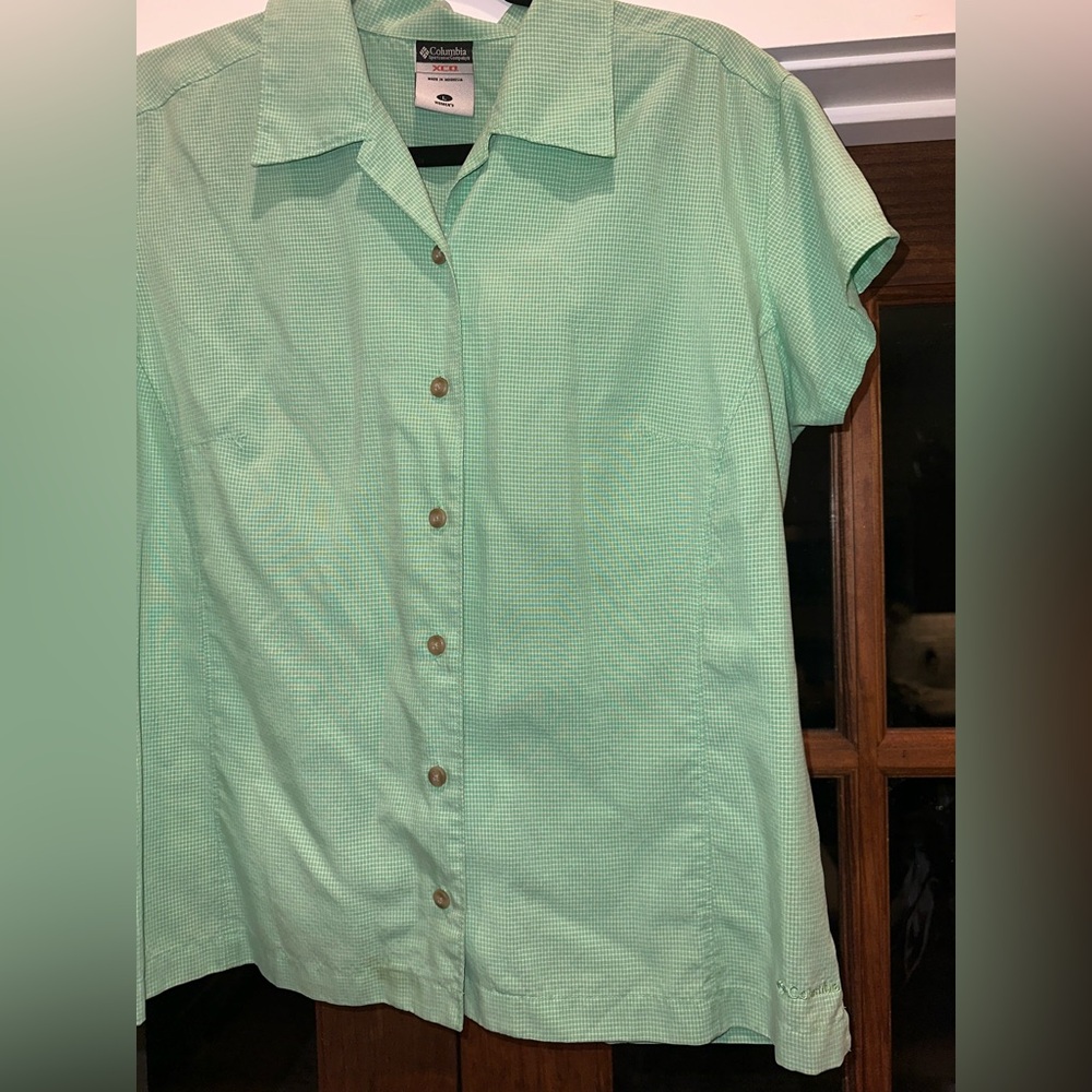 EUC Size Large Columbia Women's Green Button-Up Top‎ - Picture 3 of 8